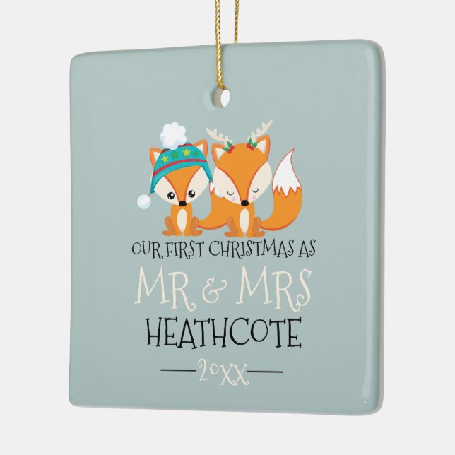 Unser erster Weihnachts-Cartoon Red Fox Personalis Keramikornament (Links)