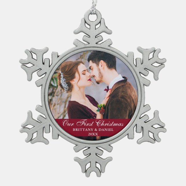 Unser erstes Foto Burgund Schneeflocken Zinn-Ornament (Vorderseite)