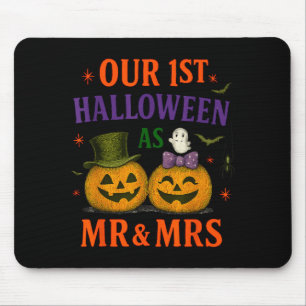 Unser erstes Halloween als Herr und Frau 2025 pass Mousepad