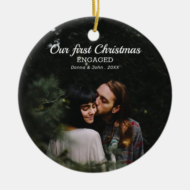 Unser erstes Verlobtes Foto für Weihnachten Keramik Ornament (Vorne)