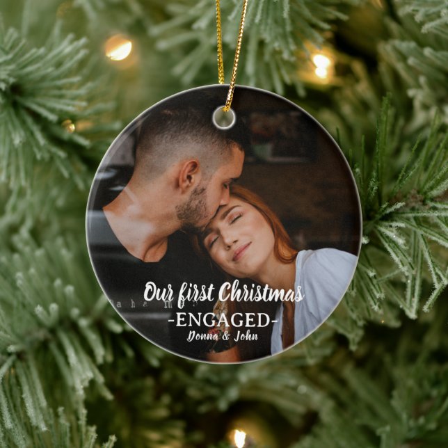 Unser erstes Verlobtes Foto für Whimsikskripte Keramik Ornament (Baum)