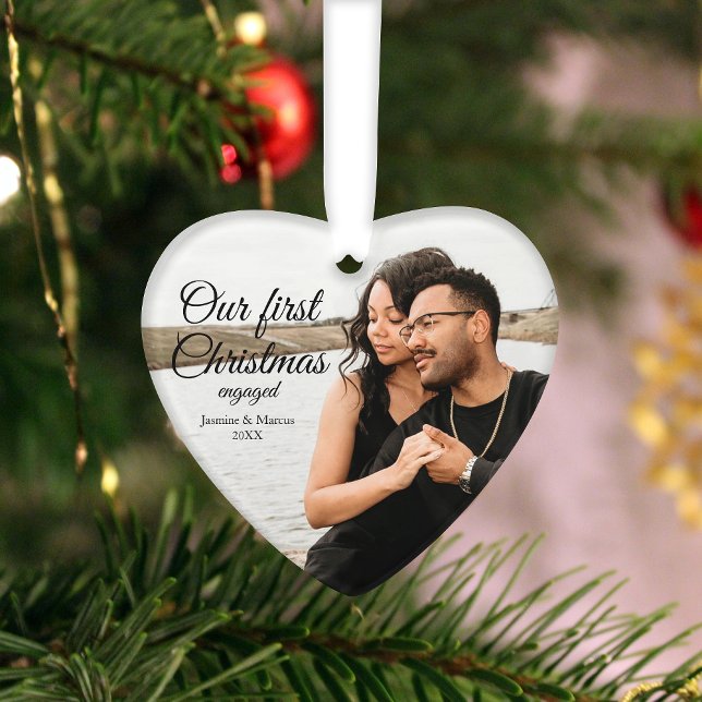 Unser erstes Verlobtes Foto zu Weihnachten Ornament (Create cherished memories with our personalized Christmas ornament featuring you and your loved one.)