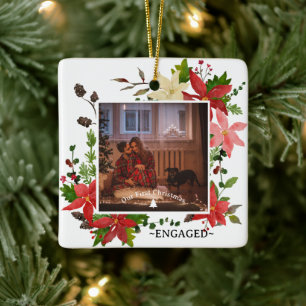 Unser erstes Verlobtes Poinsettia-Foto Keramikornament