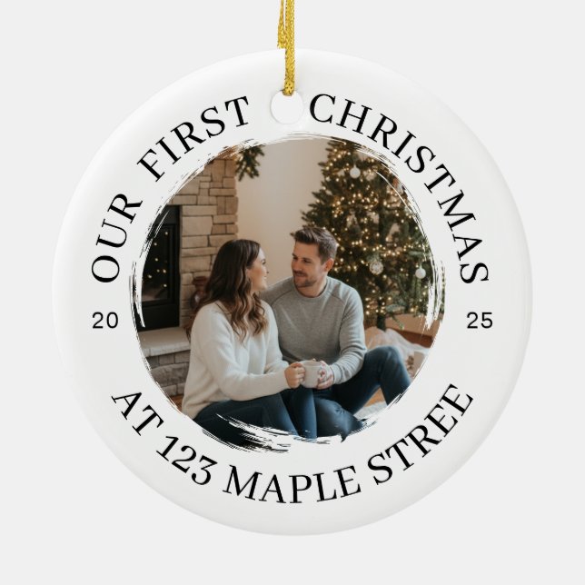 Unser erstes Weihnachten bei New Address - Round F Keramik Ornament (Hinten)