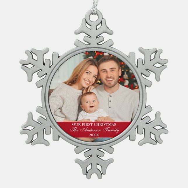 Unser erstes Weihnachts-Foto Rot Schneeflocken Zinn-Ornament (Vorderseite)