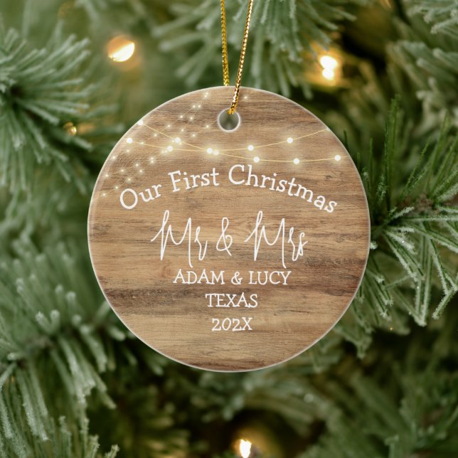 Unser erstes Weihnachtsbaumholz von Mr. und Mrs. Keramik Ornament (Baum)