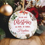 Unser erstes Weihnachtsfest als Foto Floral Wreath Ornament<br><div class="desc">**** Vergessen Sie nicht, Ihr Lieblings-Foto auf die Rückseite hochzuladen. Wenn Sie das Foto nicht platzieren müssen, können Sie es mit dem Designwerkzeug ***** feiern Sie Ihr erstes Weihnachtsfest Verheiratet mit diesem Foto von Poinsettia Blumenreath. Dieses anmutige Design ergänzt das Foto und den Text, die für einen festlichen Akzent in...</div>