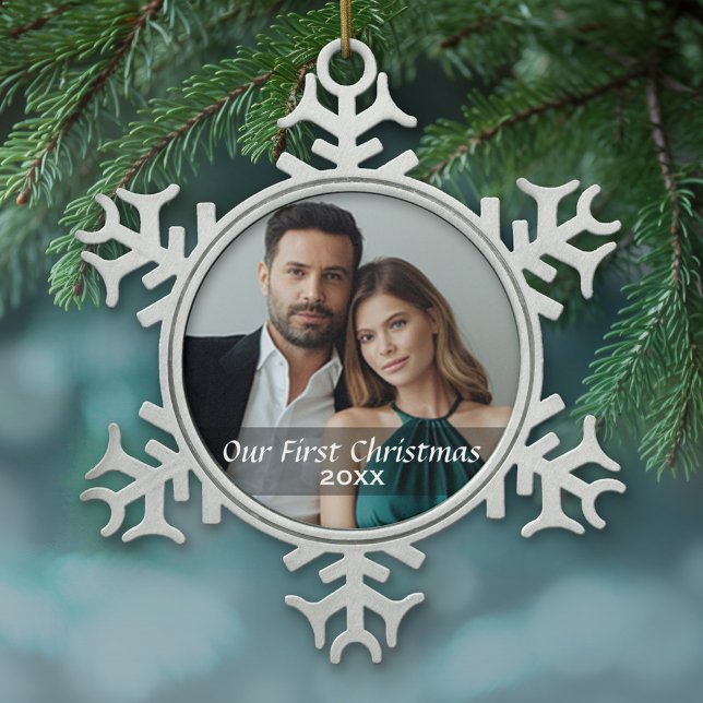 Unser erstes Weihnachtsfest mit individuellem Jahr Schneeflocken Zinn-Ornament (Personalized Photo Ornament - First Christmas)