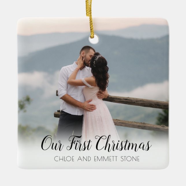Unser erstes Weihnachtsfrisch verheiratetes Foto Keramikornament (Vorderseite)