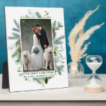 Unser erstes Weihnachtswatercolor Greenery Pine Fo Fotoplatte<br><div class="desc">Elegante Watercolor Greenery Pines Unser erstes Weihnachts-Hochzeitsgrab-Foto Plaque - Grüner Text</div>
