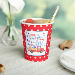 Unser kleiner Brustwarzer dreht einen Papiercup Pappbecher
