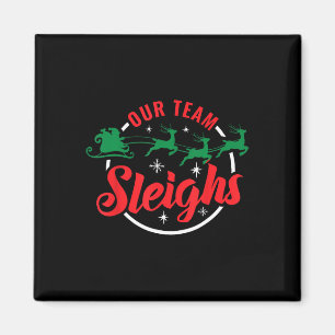 Unser Team räumt Weihnachten Familien-Pyjama Xmas Magnet
