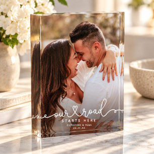 UNSER WEG BEGINNT HIER Moderne Schrift Hochzeit Fotoblock