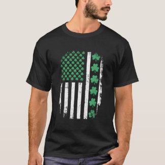 Unsere amerikanische Flagge mit Shamrocks für St. T-Shirt