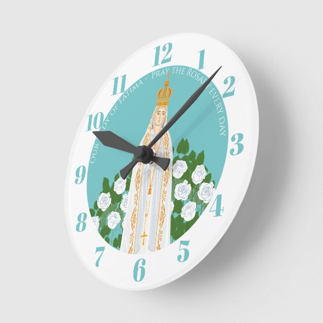 Unsere Dame Fatima und weiße Rosen Runde Wanduhr (Winkel)