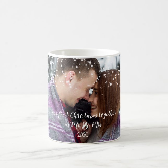 Unsere erste Weihnachtsfeier mit individueller Fot Kaffeetasse (Mittel)