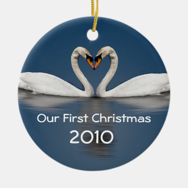 Unsere ersten Hübschen Schwäne zu Weihnachten Keramikornament (Vorne)