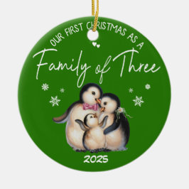 Unsere ersten Weihnachten als Familie von drei Keramik Ornament