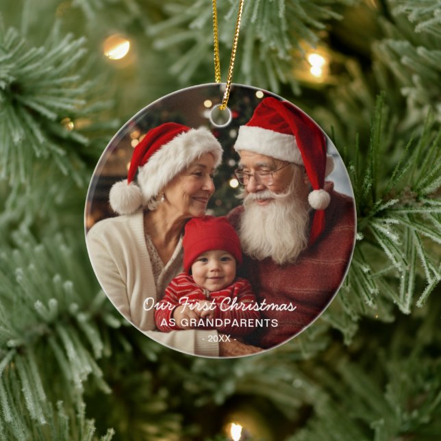 Unsere ersten Weihnachten als Großeltern Familie F Keramik Ornament (Baum)