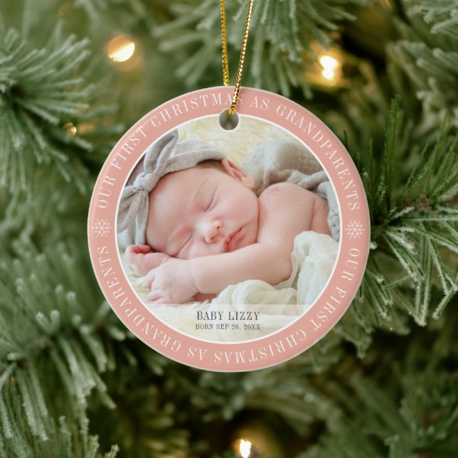 Unsere ersten Weihnachten als Großeltern Modernes  Keramik Ornament (Baum)