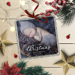 Unsere ersten Weihnachten als Großeltern weiße Sch Ornament Aus Metall<br><div class="desc">Unsere ersten Weihnachten als Großeltern White Script Keramik Ornament</div>