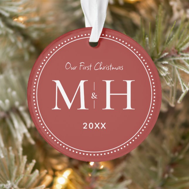 Unsere ersten Weihnachten Newlywings Monogram Red Ornament (Baum)