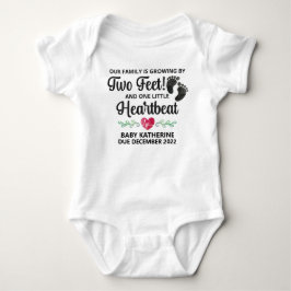 Unsere Familie wächst um zwei Meter Baby Strampler