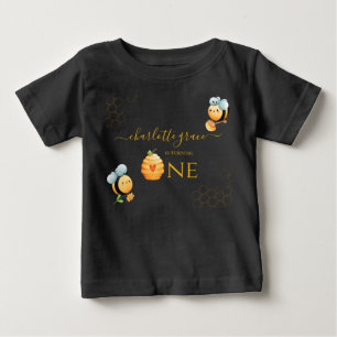 Unsere kleine Honigbiene wird ein Jahr alt - Biene Baby T-shirt