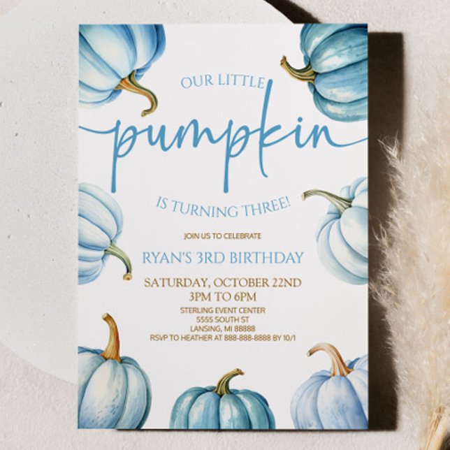 Unsere kleine Pumpkin Blue White Fall Birthday Par Einladung (Von Creator hochgeladen)