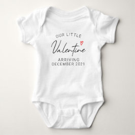 Unsere kleine Valentine Baby-Ankündigung Baby Strampler
