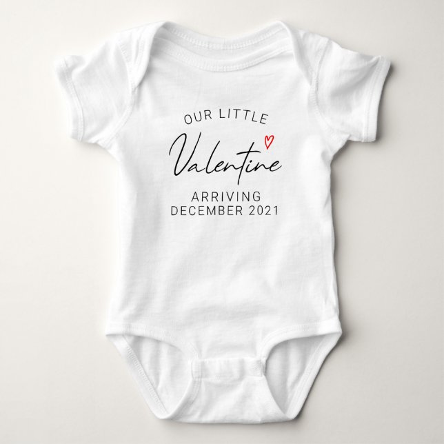 Unsere kleine Valentine Baby-Ankündigung Baby Strampler (Vorderseite)