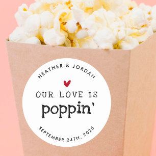 Unsere Liebe ist Poppin' Hochzeitsnadel Runder Aufkleber