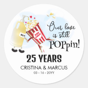 Unsere Liebe ist Poppin Popcorn Runder Aufkleber
