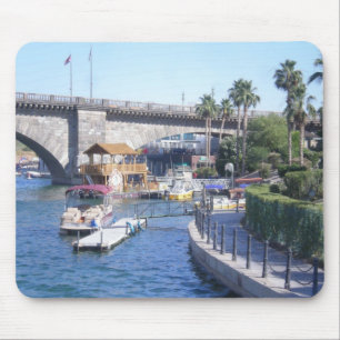 Unten durch die London-Brücke Mousepad