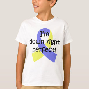 Unten recht vervollkommnen Sie, Down-Syndrom T-Shirt