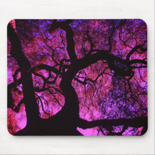 Unter dem Baum in Rosa und Lila Mousepad