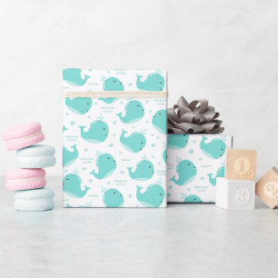 Unter dem Meer blauer Wale schwimmen und Spaß habe Geschenkpapier