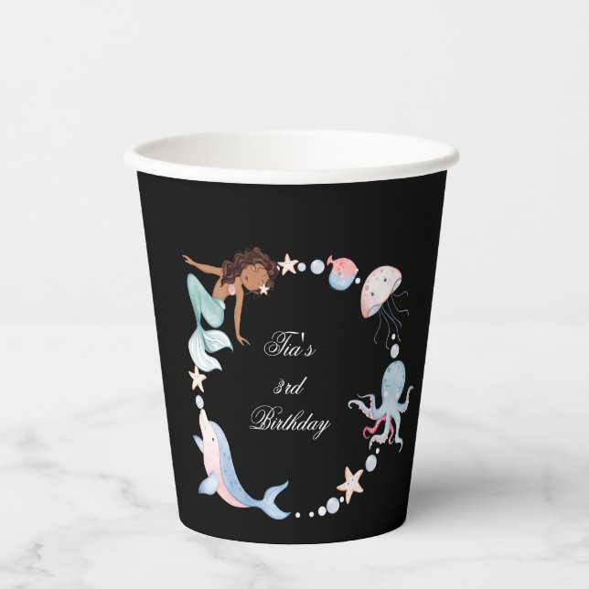 Unter dem Papier-Becher Pappbecher (Vorderseite)