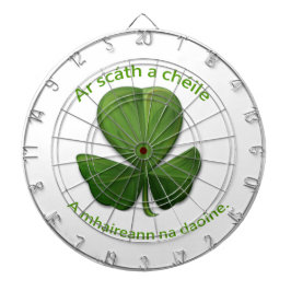 Unter dem Schutz der anderen überleben Menschen Dartscheibe