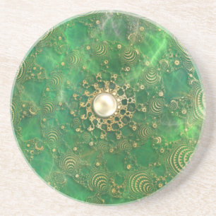 Unter dem smaragdgrünen Untersetzer
