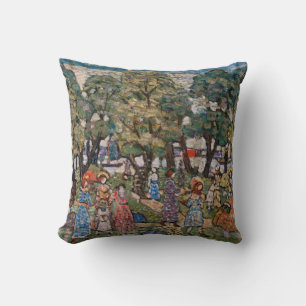 Unter den Bäumen von Maurice Prendergast, Fine Art Kissen