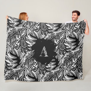 Unter den Blättern Monogramm Schwarz und Weiß Fleecedecke