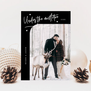 Unter Mistletoe Forever Neu verheiratetes Foto Sch Feiertagskarte