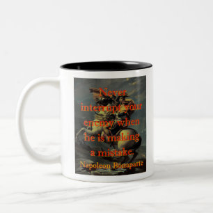 Unterbrich nie deinen Feind - Napoleon Zweifarbige Tasse