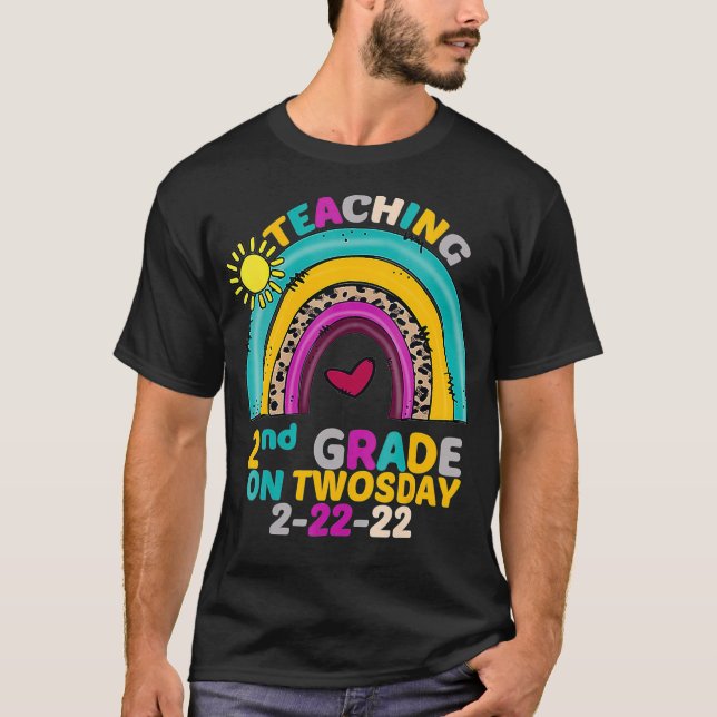 Unterricht 2. Klasse am 22.22.222 22 22. Februar T-Shirt (Vorderseite)