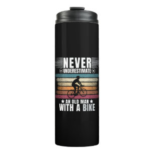 Unterschätze nie einen alten Mann auf einem Fahrra Thermosbecher