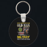 Unterschätze niemals alte Mann Militär Läuse Veter Schlüsselanhänger<br><div class="desc">Unterschätze niemals alte Mann Militär Läuse Veteranen Tag Papa</div>