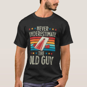 Unterschätze niemals den alten Kerl Sackwurf Cornh T-Shirt