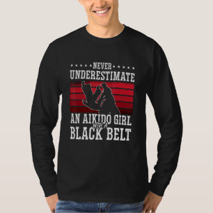 Unterschätze niemals ein Aikido-Mädchen Samurai-Kä T-Shirt