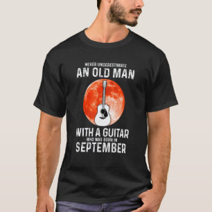 Unterschätze niemals einen alten Mann mit einer Gi T-Shirt